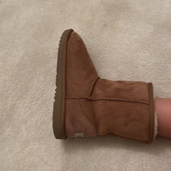 Ugg boots: Classic Mini ll Boot - Picture 4 of 4